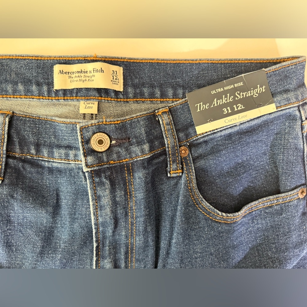 Abercrombie & Fitch Ultra High Rise Curve Love Ankle Straight Jeans size 31/12L - Picture 10 of 15